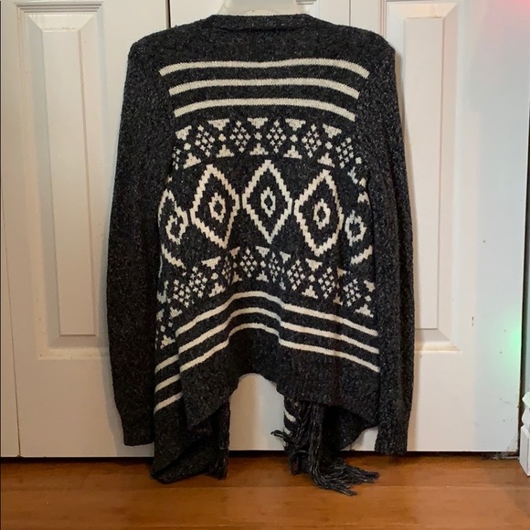 Hollister Sweater (M) - Picture 2 of 4